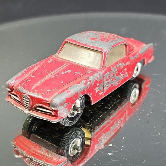 Dinky ALFA ROMEO Coupe, #185, Made in England by Meccano, Rims OK Needs Rubber - Picture 2 of 10